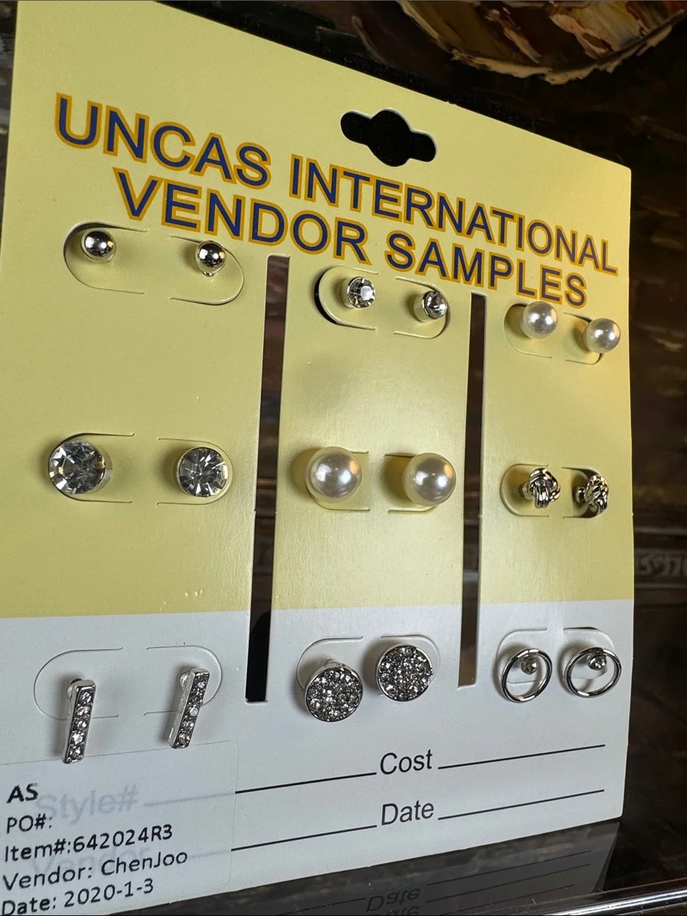 0785-Uncas International Vendor Samples Earring Set - Yellow & White‎